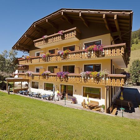 Zirbenhof Hotel Innerkrems Exterior photo
