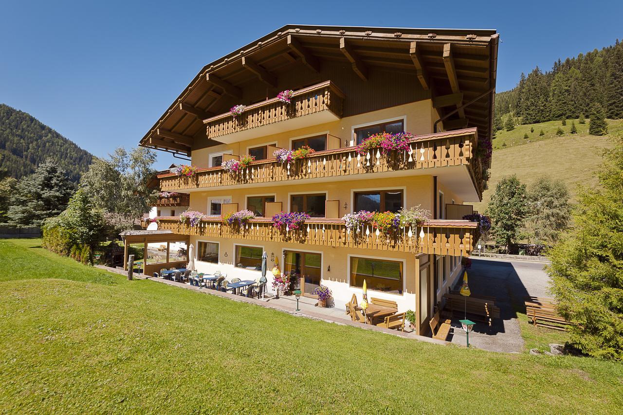 Zirbenhof Hotel Innerkrems Exterior photo